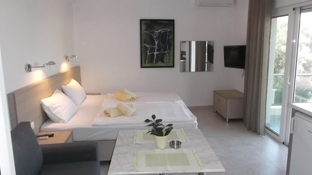 Vanessa House Luxury Apartments Skiathos Town Exterior foto