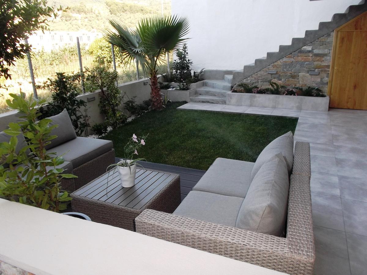 Vanessa House Luxury Apartments Skiathos Town Exterior foto